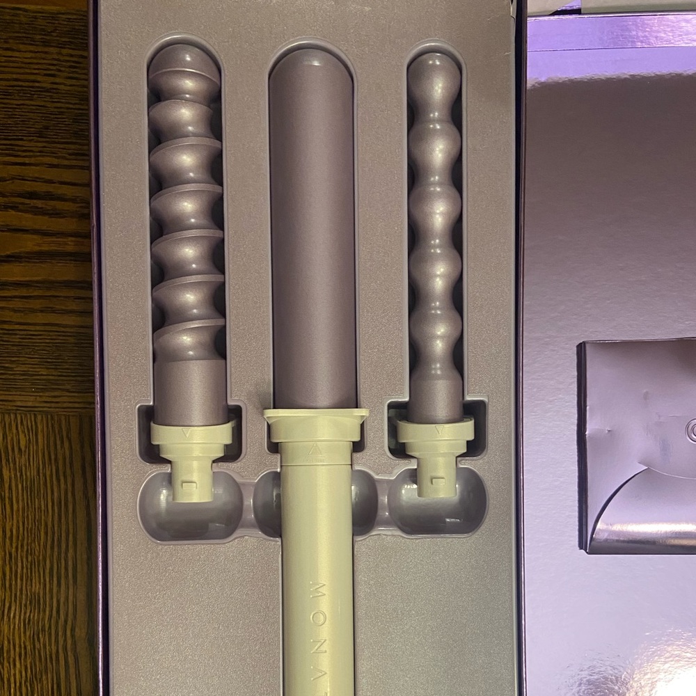 Brand New Monat Styling Wand